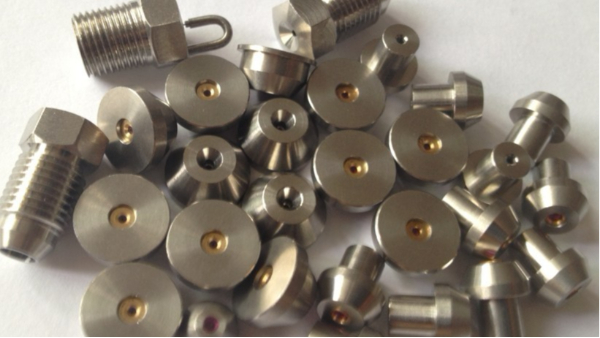 福永精密機(jī)械加工廠家，檢測精度可達(dá)0.005MM